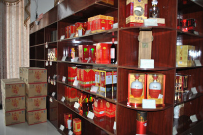 廣源酒業(yè)-廣西浦北縣食品提供廣源酒業(yè)的相關(guān)介紹、產(chǎn)品、服務(wù)、圖片、價(jià)格生豬屠宰,生豬繁育養(yǎng)殖,酒類批發(fā)零售,餐飲旅業(yè)、欽州市農(nóng)業(yè)產(chǎn)業(yè)化重點(diǎn)龍頭企業(yè)、廣西食品行業(yè)十強(qiáng)企業(yè)、廣西食品行業(yè)節(jié)能減排先進(jìn)企業(yè)、